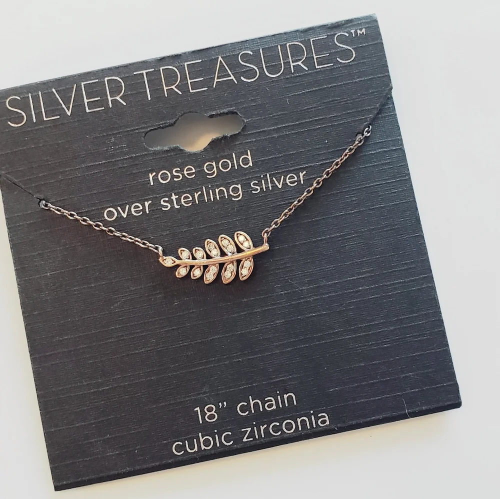 NWT! Rose Gold Necklace